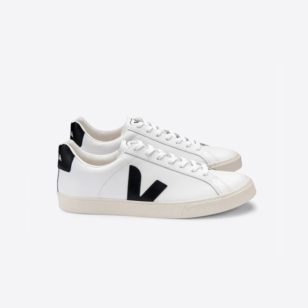 NWT Veja sneakers
